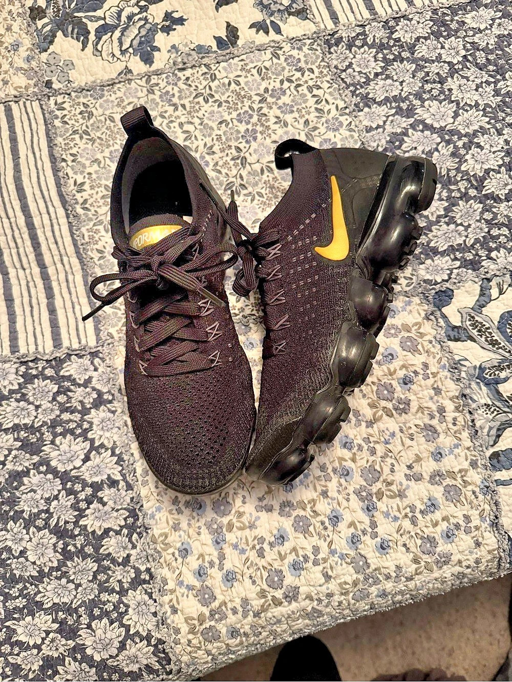 Nike Air VaporMax Black & Yellow US 7.5 Athletic Sneakers
